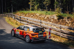 BCRZ_NESETRILCERNOCH_FX-86